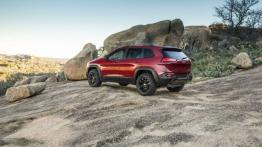 Jeep Cherokee KL (2014) Trailhawk - widok z tyłu