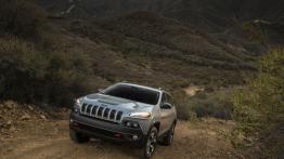 Jeep Cherokee KL (2014) Trailhawk - widok z przodu