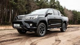 Toyota Hilux Invincible 50 Chrome Edition - widok z przodu