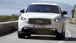 Infiniti FX Vettel Edition - widok z przodu