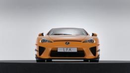 Lexus LFA Nurburgring Edition - przód - reflektory włączone