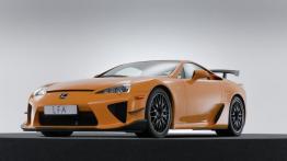 Lexus LFA Nurburgring Edition - przód - reflektory włączone