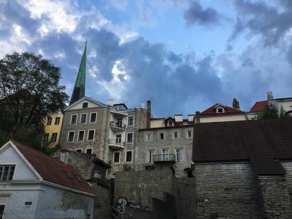 #skodacyclingadventure #tallinn #eesti #sightseeing #castle #skoda #suv #kodiaq #welocecycling #visitestonia