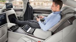 Nowe Audi A8 z laserami i masażem stóp