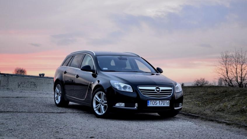 Opel Insignia I Sports Tourer - silniki, dane, testy •