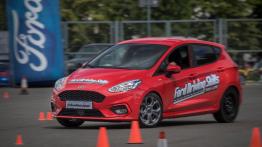 Ford Driving Skills for Life. Ford przeszkoli za darmo młodych kierowców