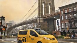 Nissan NV200 Taxi of Tomorrow - prawy bok