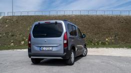 Opel Combo Life kontra Peugeot Rifter – starcie kombivanów!