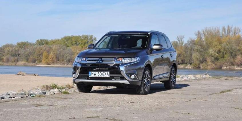 Mitsubishi Outlander 2.2 DID Intense Plus 4WD - Dla kierowcy