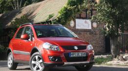 Suzuki SX4 FL - widok z przodu