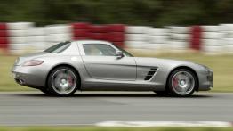 Mercedes SLS AMG z układem AMG Ride Control - prawy bok