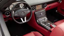 Mercedes SLS AMG z układem AMG Ride Control - pełny panel przedni