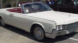 Lincoln Continental - widok z przodu