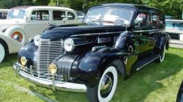 Cadillac Sixty Special - widok z przodu