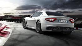 Maserati GranTurismo MC Stradale - tył - reflektory włączone