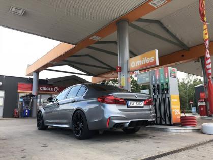 #bmw #m5 #tankowanie #circlek