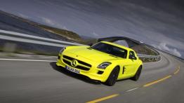 Mercedes SLS AMG E-Cell - lewy bok