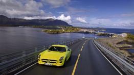 Mercedes SLS AMG E-Cell - widok z przodu