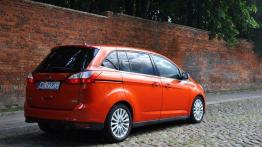 Dla rodziny, dla przyjaciół, dla bagażu - Ford Grand C-Max 1.6 EcoBoost Titanium