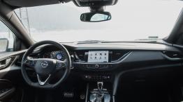 Opel Insignia GrandSport 2.0 Turbo 260 KM – czy najmocniejsza wersja musi być autem sportowym?