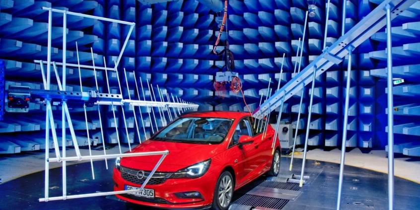 Elektronicznie sprawny: nowy Opel Astra uzyskał doskonałe wyniki w Centrum EMC