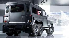 Land Rover Defender 6x6 - Kahn rzuca rękawice AMG