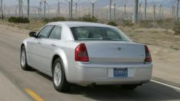 Chrysler 300C Sedan - widok z tyłu