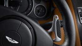 Aston Martin DBS Carbon Edition - manetka zmiany biegów pod kierownicą