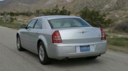 Chrysler 300C Sedan - widok z tyłu