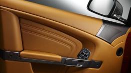 Aston Martin DBS Carbon Edition - drzwi kierowcy od wewnątrz