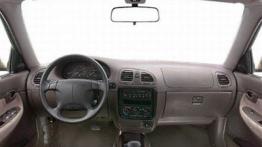 Daewoo Nubira Sedan - pełny panel przedni