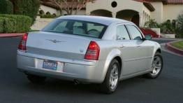 Chrysler 300C Sedan - widok z tyłu