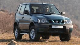 Nissan Terrano - widok z przodu