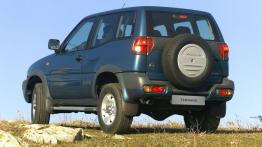 Nissan Terrano - widok z tyłu