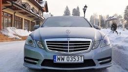 Mercedes Klasa E W212 Limuzyna 500 BlueEFFICIENCY 408KM - galeria redakcyjna - widok z przodu