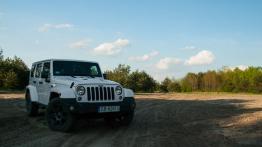 Jeep Wrangler Unlimited 1941 - galeria redakcyjna - widok z przodu