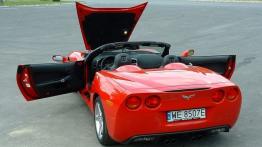 Chevrolet Corvette C6 Cabrio 6.0 i V8 405KM - galeria redakcyjna - widok z tyłu