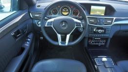 Mercedes Klasa E W212 Limuzyna 500 BlueEFFICIENCY 408KM - galeria redakcyjna - kokpit