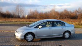 Honda Civic VII Sedan 1.3 IMA 83KM - galeria redakcyjna - lewy bok