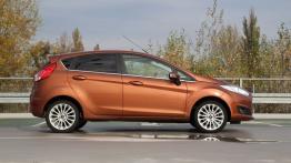 Ford Fiesta VII 5d Facelifting 1.0 EcoBoost 100KM - galeria redakcyjna - prawy bok