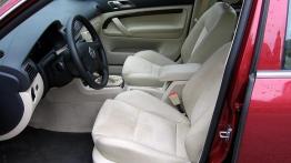 Skoda Superb 2.0 TDI Elegance  04.2006 - galeria redakcyjna - widok ogólny wnętrza z przodu