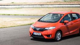 Honda Jazz IV 1.3 i-VTEC 102 KM - galeria redakcyjna - widok z przodu