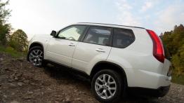 Nissan X-Trail II Terenowy 2.0 dCi 150KM - galeria redakcyjna - lewy bok