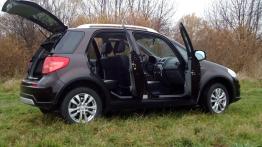 Suzuki SX4 Hatchback Facelifting 1.6 VVT 120KM - galeria redakcyjna - prawy bok