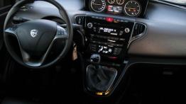 Lancia Ypsilon IV Hatchback 5d 1.3 Multijet 16v 95KM - galeria redakcyjna - kokpit