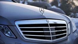 Mercedes Klasa E W212 Limuzyna 500 BlueEFFICIENCY 408KM - galeria redakcyjna - grill