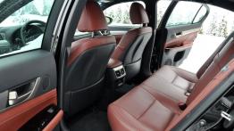 Lexus GS IV Sedan 450h 290KM - galeria redakcyjna - widok ogólny wnętrza