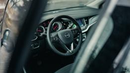 Opel Astra 1.5 Diesel 122 KM - galeria redakcyjna - widok ogólny wn?trza z przodu