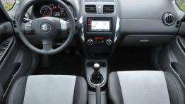 Suzuki SX4 Hatchback Facelifting 1.6 VVT 120KM - galeria redakcyjna - pełny panel przedni