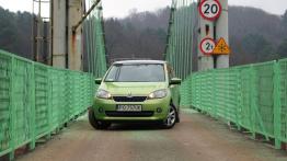 Skoda Citigo 1.0 75 KM - galeria redakcyjna - przód - reflektory włączone